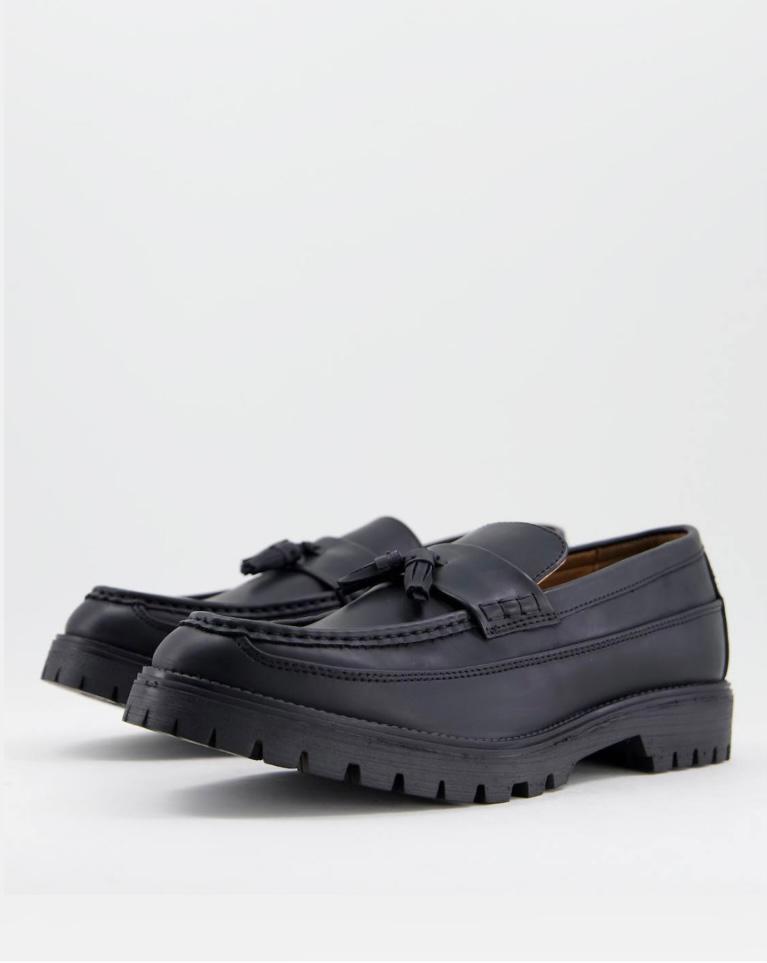 RIVER ISLAND